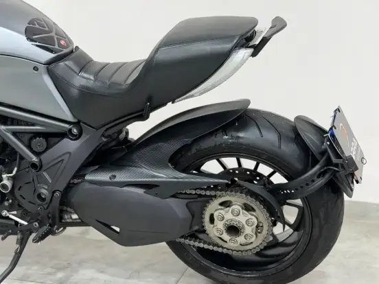 DUCATI-DIAVEL DARK-2015