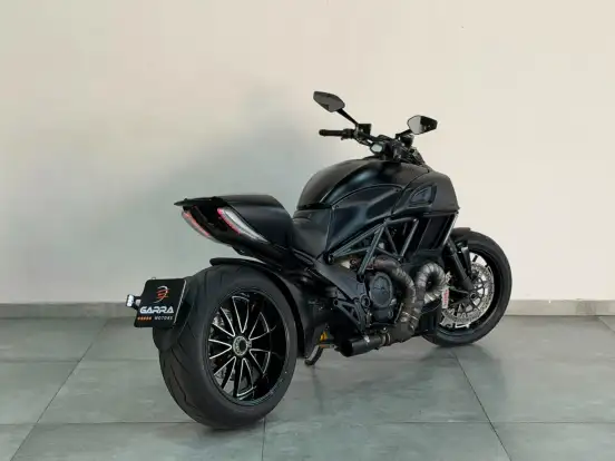 DUCATI-DIAVEL DARK-2015