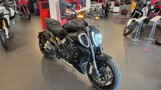 DUCATI DIAVEL V4 