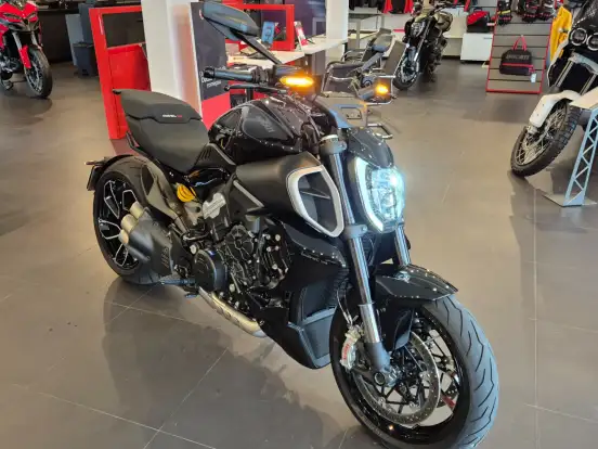 DUCATI-DIAVEL V4 DUCATI-DIAVEL V4-2025