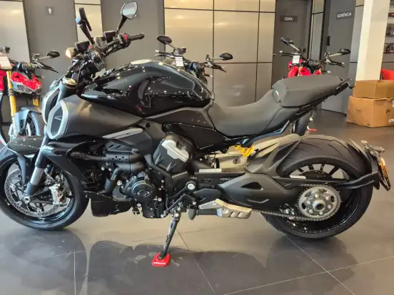 DUCATI-DIAVEL V4 DUCATI-DIAVEL V4-2025