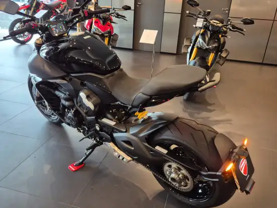 DUCATI-DIAVEL V4 DUCATI-DIAVEL V4-2025