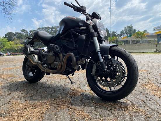 DUCATI-MONSTER 821 DARK-2016