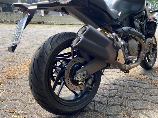 DUCATI-MONSTER 821 DARK-2016