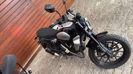 DUCATI SCRAMBLER ICON 