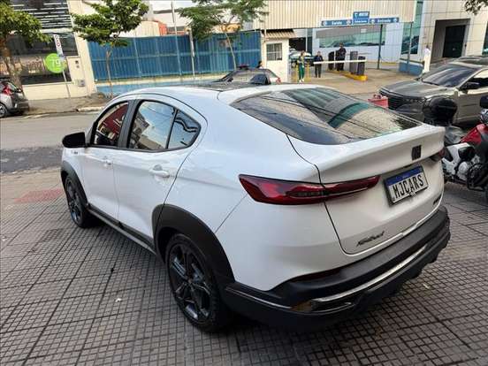 FIAT-FASTBACK-2022
