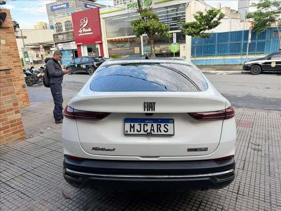 FIAT-FASTBACK-2022