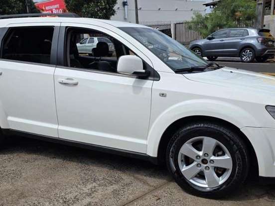 FIAT-FREEMONT-2.4 EMOTION 16V GASOLINA 4P AUTOMÁTICO FIAT-FREEMONT-2011