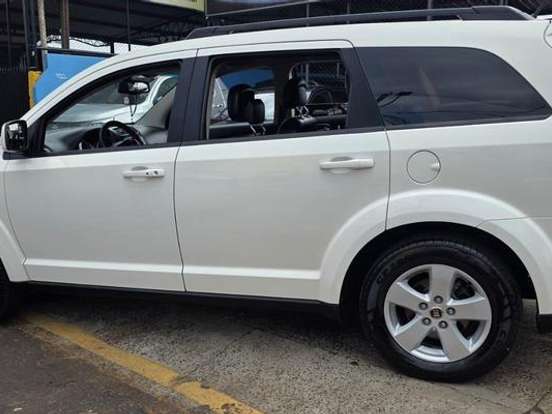FIAT-FREEMONT-2.4 EMOTION 16V GASOLINA 4P AUTOMÁTICO FIAT-FREEMONT-2011