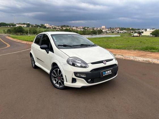 FIAT PUNTO 1.8 BLACKMOTION 16V FLEX 4P AUTOMATIZADO