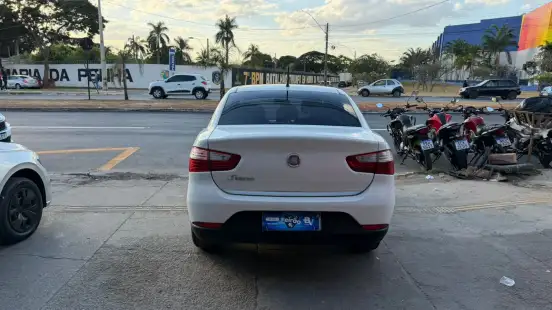 FIAT-SIENA-2014