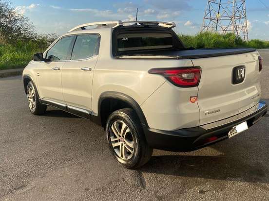 FIAT-TORO-2016