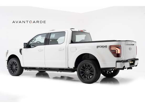 FORD-F-150-5.0 V8 GASOLINA CD LARIAT BLACK FX4 AUTOMÁTICO FORD-F-150-2024