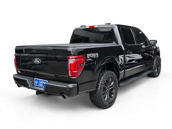 FORD-F-150-5.0 V8 GASOLINA CD LARIAT BLACK FX4 AUTOMÁTICO FORD-F-150-2024