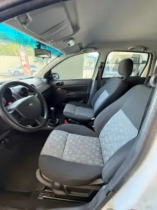 FORD-FIESTA-2010