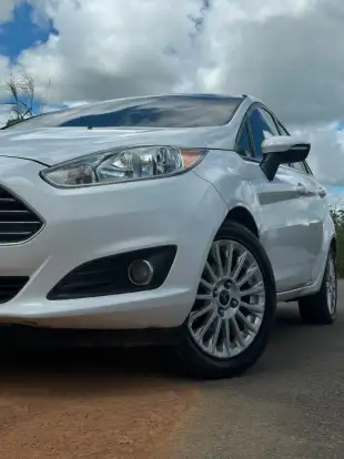 FORD-FIESTA-2014