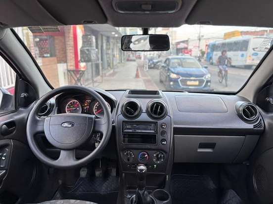 FORD-FIESTA-2013