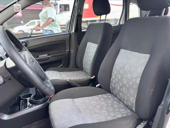FORD-FIESTA-2013
