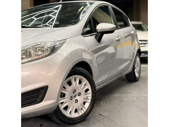 FORD-FIESTA-2015