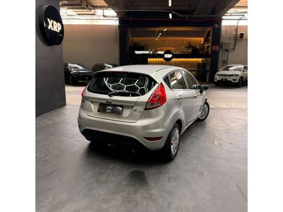FORD-FIESTA-2015
