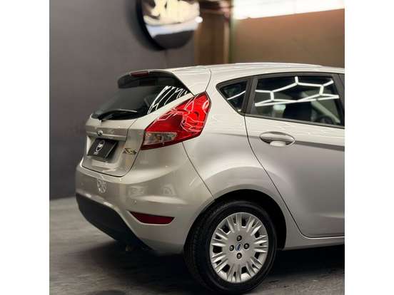 FORD-FIESTA-2015