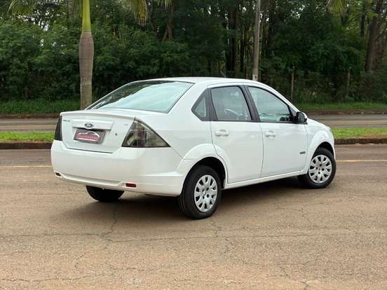FORD-FIESTA-2012