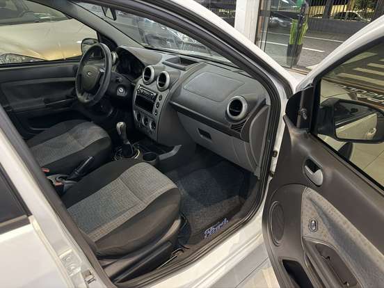FORD-FIESTA-2012