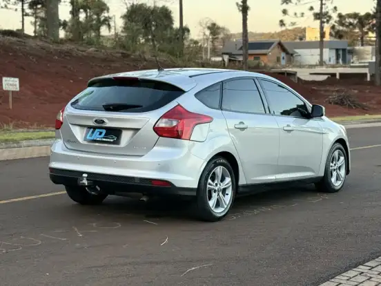 FORD-FOCUS-1.6 SE 16V FLEX 4P POWERSHIFT FORD-FOCUS-2014