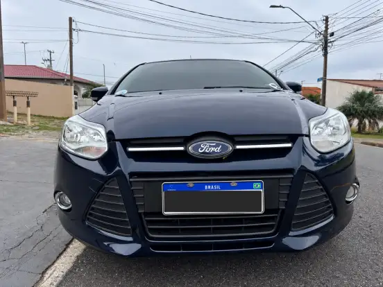 FORD-FOCUS-1.6 SE 16V FLEX 4P POWERSHIFT FORD-FOCUS-2014