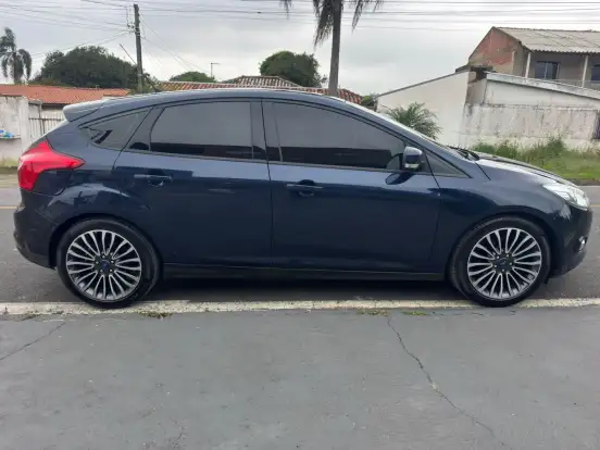 FORD-FOCUS-2014