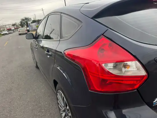 FORD-FOCUS-1.6 SE 16V FLEX 4P POWERSHIFT FORD-FOCUS-2014