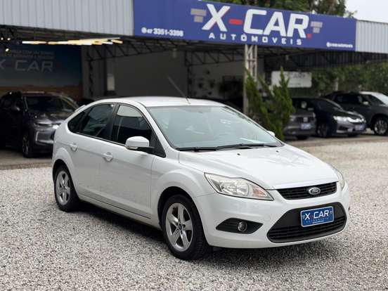 FORD-FOCUS-2012