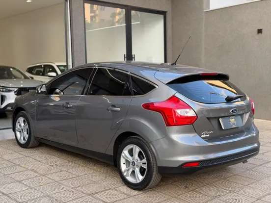 FORD-FOCUS-2013