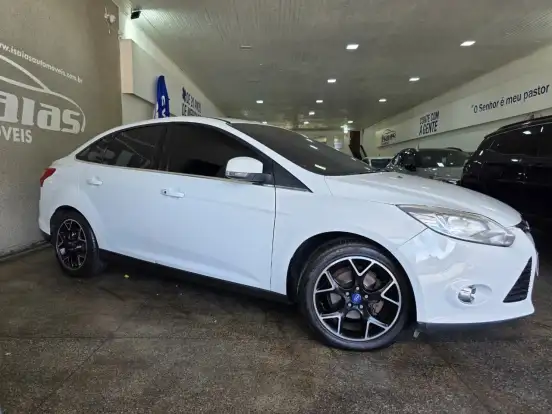 FORD-FOCUS-2014