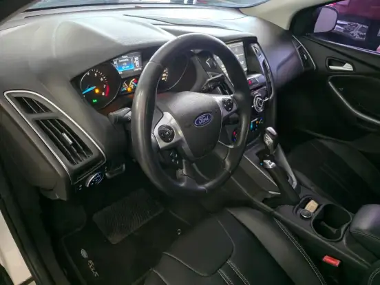 FORD-FOCUS-2014