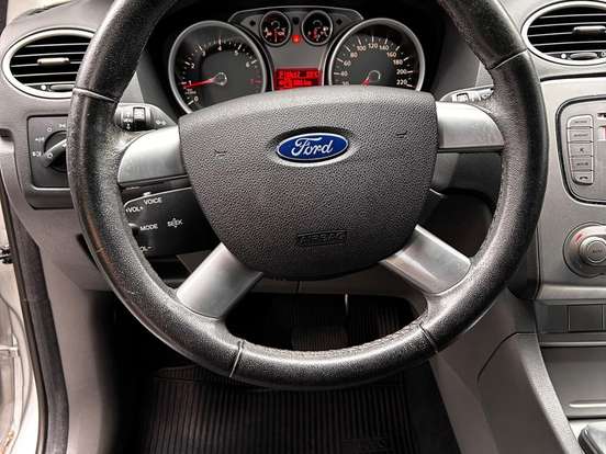 FORD-FOCUS-2.0 GLX 16V FLEX 4P AUTOMÁTICO FORD-FOCUS-2013