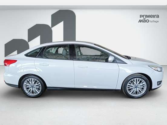 FORD-FOCUS-2017