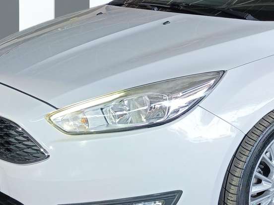 FORD-FOCUS-2017