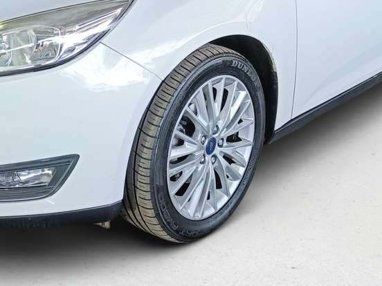 FORD-FOCUS-2.0 SE FASTBACK 16V FLEX 4P POWERSHIFT FORD-FOCUS-2017