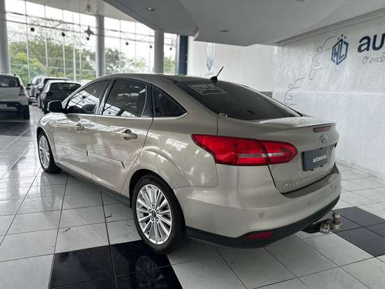 FORD-FOCUS-2015