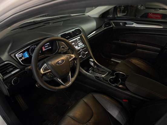 FORD-FUSION-2015