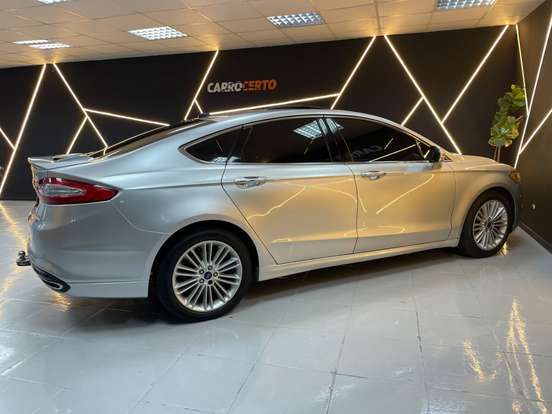 FORD-FUSION-2014