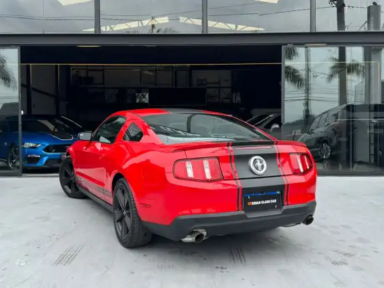 FORD-MUSTANG-2010