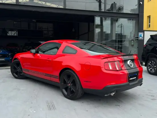 FORD-MUSTANG-2010
