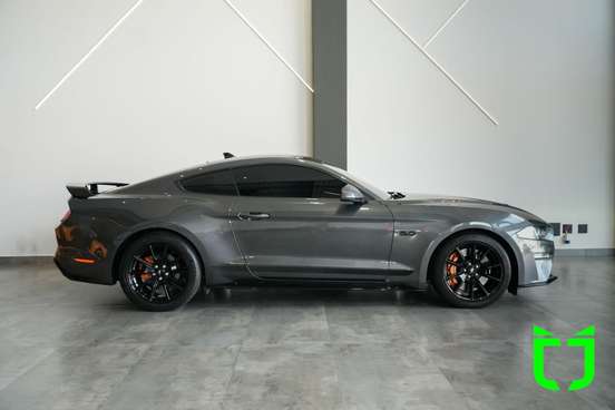 FORD-MUSTANG-2020