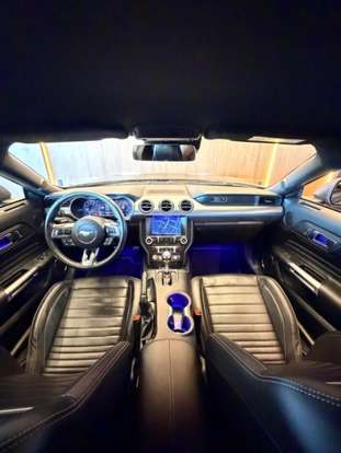 FORD-MUSTANG-2023