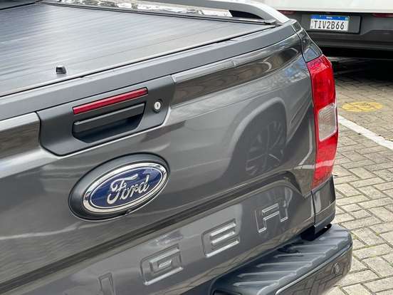 FORD-RANGER-2.0 TURBO DIESEL CD BLACK 4X2 AUTOMÁTICO FORD-RANGER-2025
