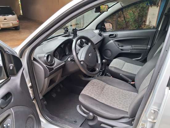 FORD-FIESTA-2013