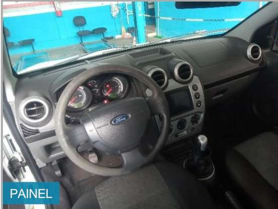 FORD-FIESTA-2013