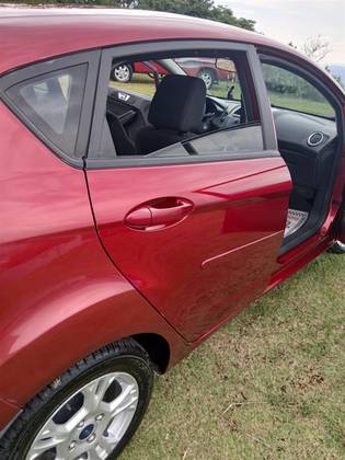 FORD FIESTA 1.6 SE HATCH 16V FLEX 4P MANUAL